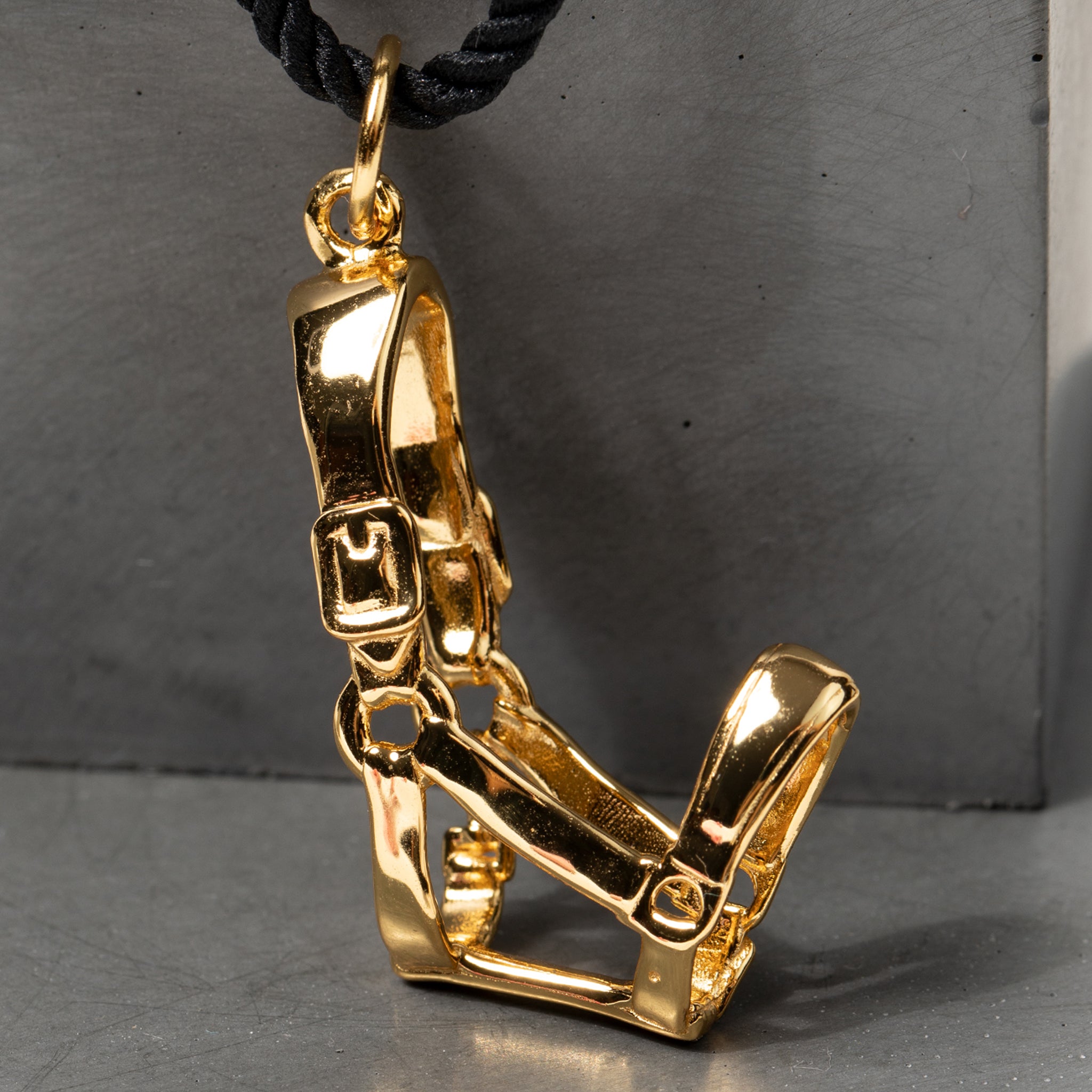 THE HEAD COLLAR AND ROPE NECKLACE